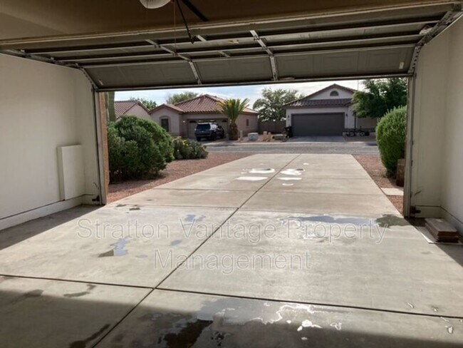 Building Photo - 1017 S Clancy Cir