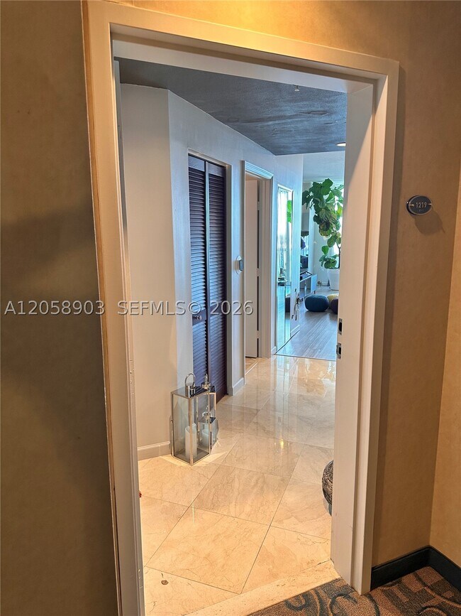 Building Photo - 7900 Harbor Island Dr