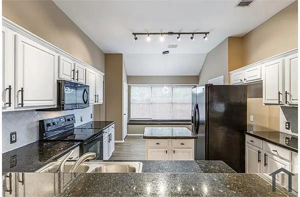 Building Photo - 11304 Amber Valley Dr