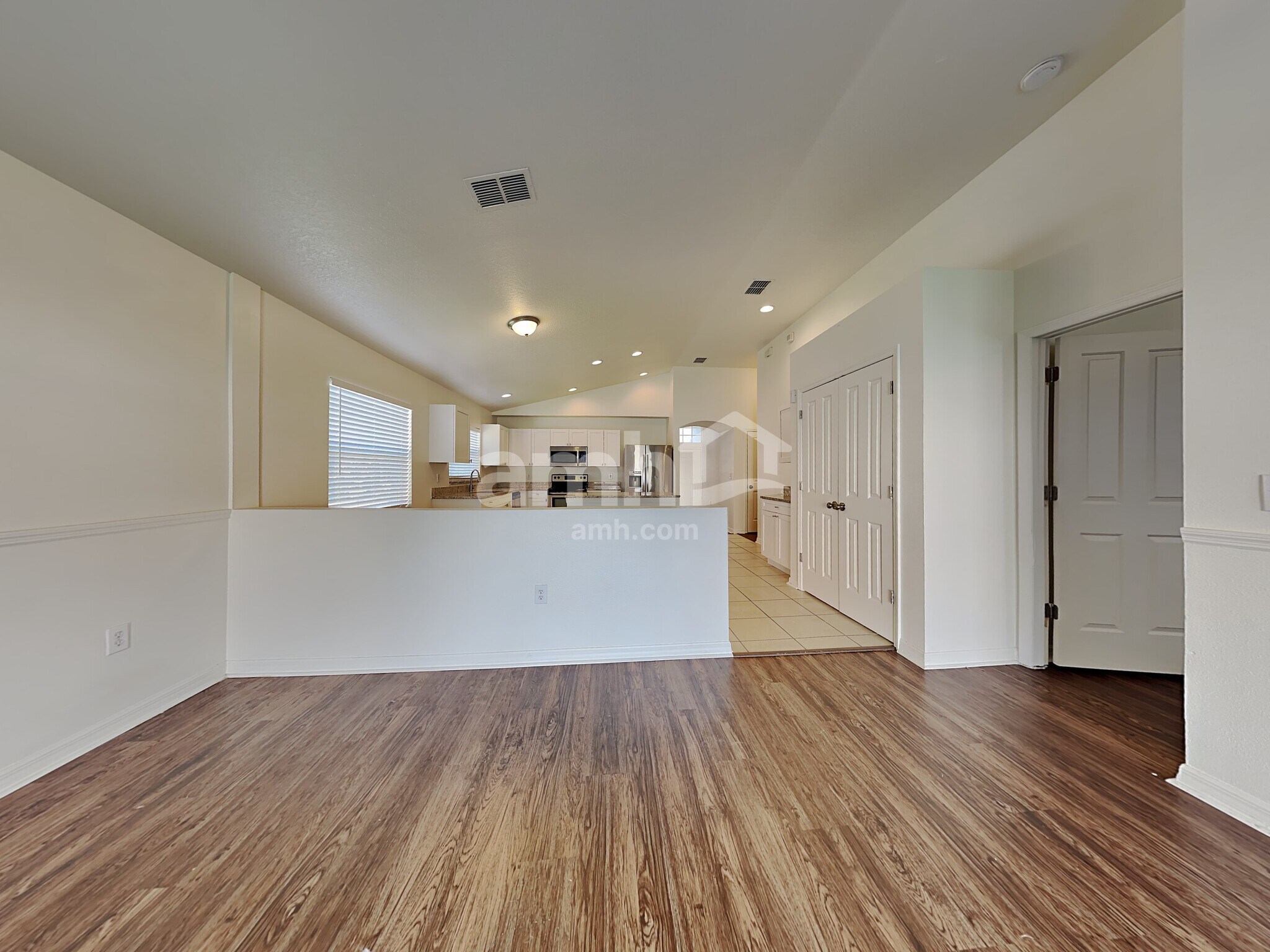 Building Photo - 23121 Emerson Way