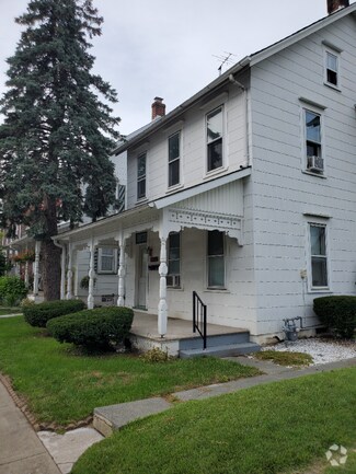 Building Photo - 1407 Main St