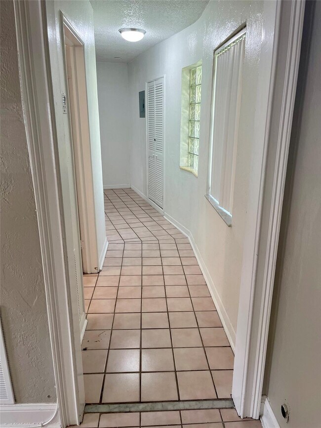 Building Photo - 2807 Polk St