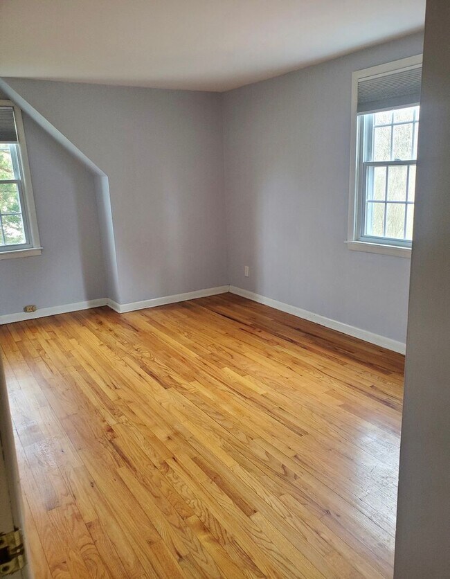 Building Photo - Single Family 3 Bedroom 1.5 Bath