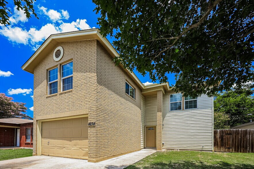 Building Photo - 4234 Sunrise Cove Dr