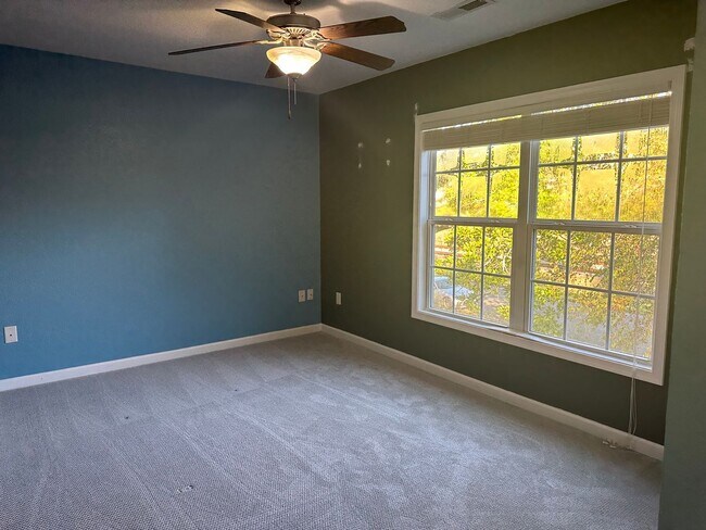 Building Photo - Ingleside