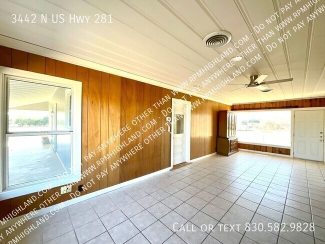 Building Photo - 3442 N U.S. Hwy 281