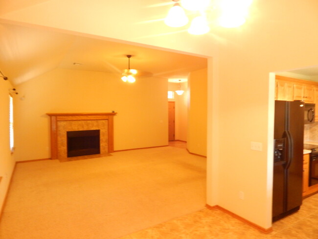 Building Photo - Great Home in Edmond School District + Ref...