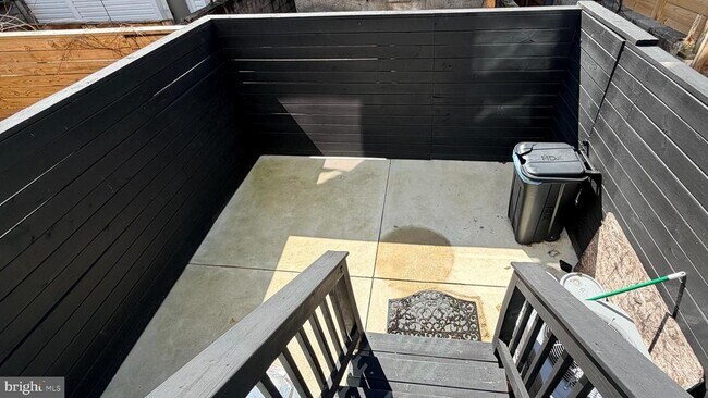 Building Photo - 2248 Earp St