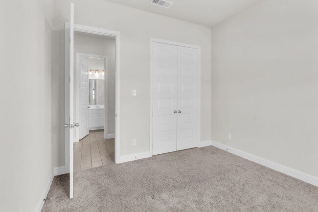 Building Photo - 7243 Crowell Ave