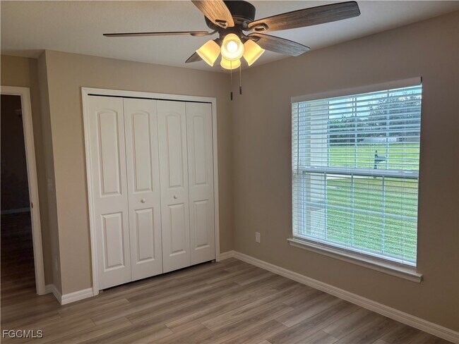 Building Photo - 1005 SW 36th St