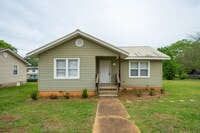 Building Photo - Incredible Value in Sylacauga – Appliances Included & Move-In Ready!