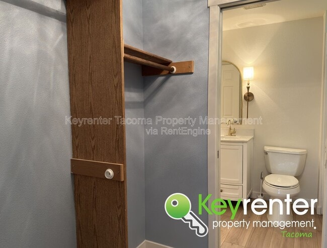 Building Photo - 3422 N Bristol St