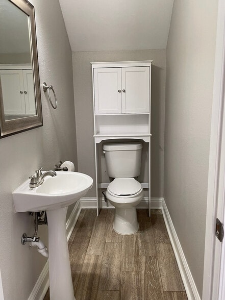 Half Bath Downstairs - 919 Muirfield Dr