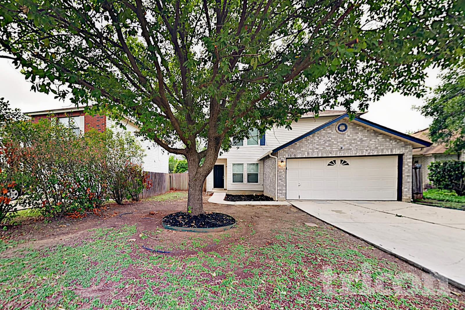 Building Photo - 8055 Chestnut Cedar Dr