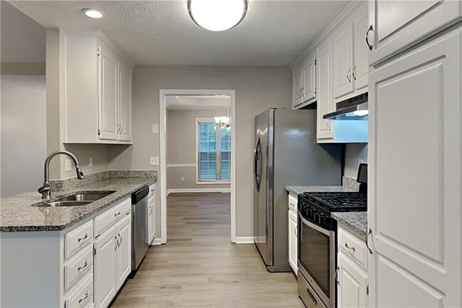 Building Photo - 142 Hartwood Dr