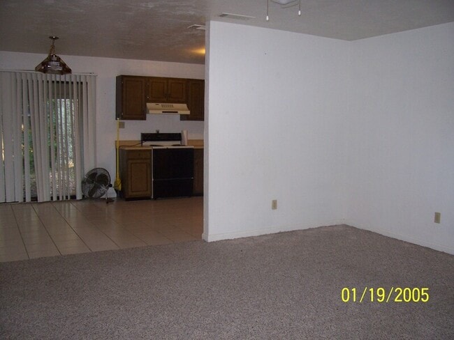 Building Photo - 1550 Live Oak Dr