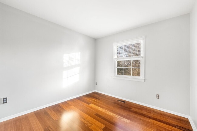 Building Photo - 8418 Knights Bridge Rd