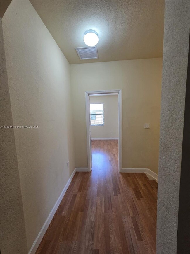 Building Photo - 3456 W 90th St