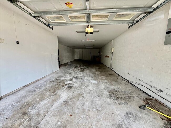 Building Photo - 6825 S Kissimmee St