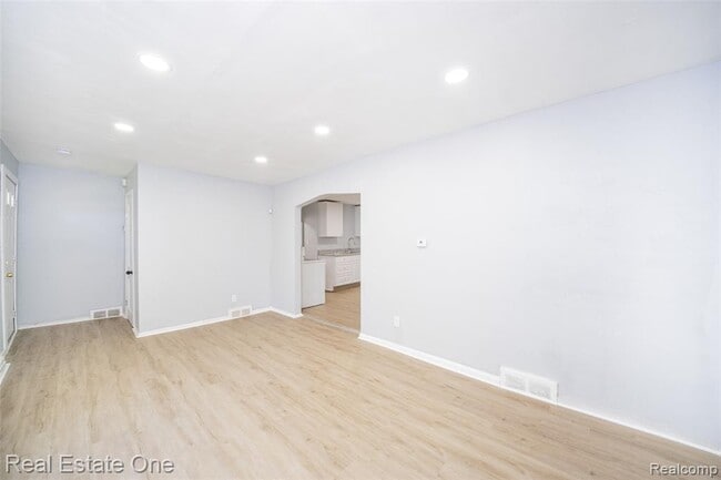 Building Photo - 22675 Santa Maria St