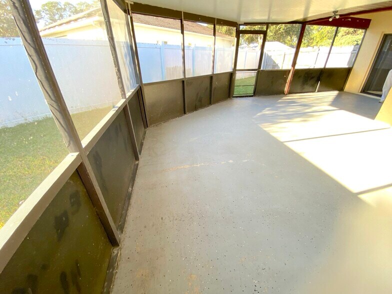 Lanai - 4 Prosperity Ln