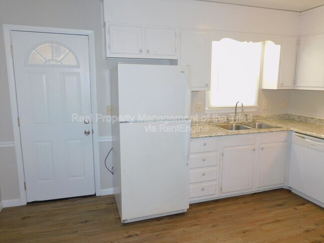 Building Photo - 4921 Chaucer Dr