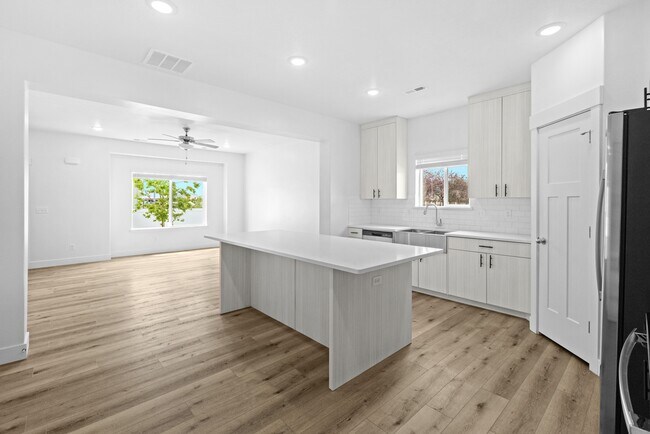 Building Photo - Harvest Cove Townhomes