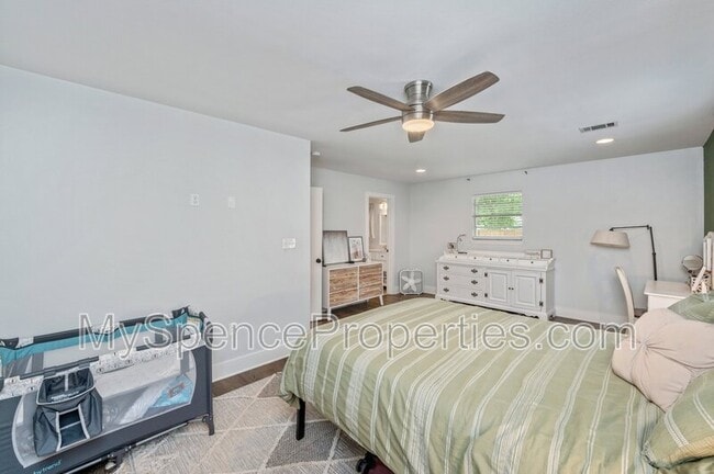Building Photo - 235 Sotir St NW