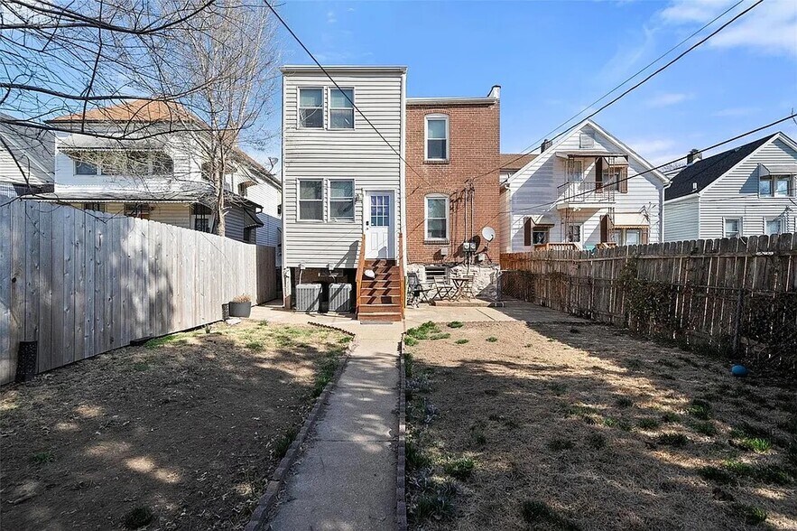 Building Photo - 4462 Wallace St