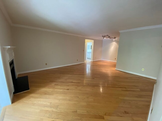 Building Photo - 5005 Wingate Way