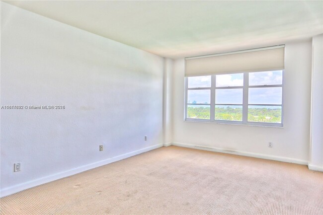 Building Photo - 5600 Collins Ave