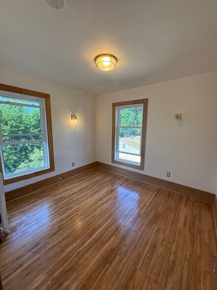 Building Photo - 3837 Garfield Ave