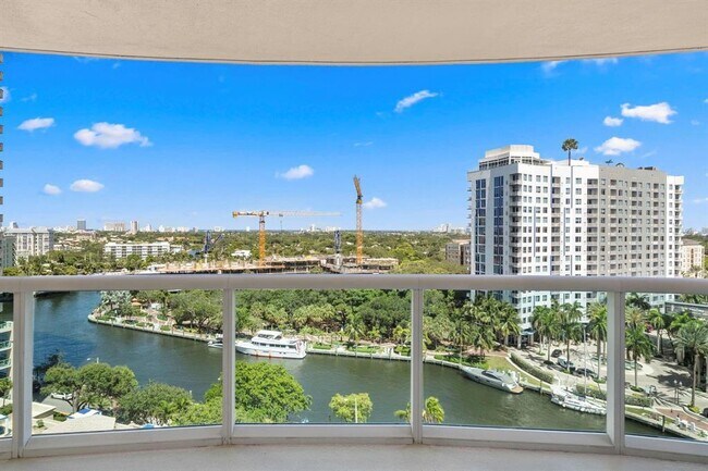 Building Photo - 347 N New River Dr E