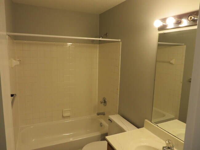 Building Photo - 310 Timber Ridge Dr