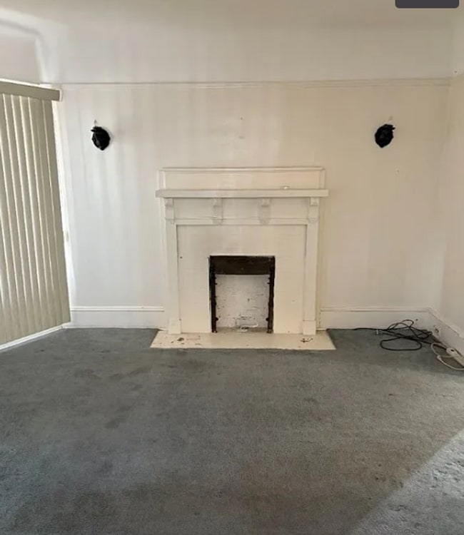 Building Photo - 10814 Hull Ave