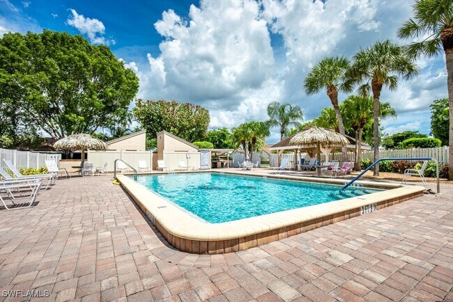 Building Photo - 13201 Oakmont Dr