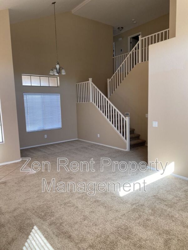 Building Photo - 2541 W Canyon Way