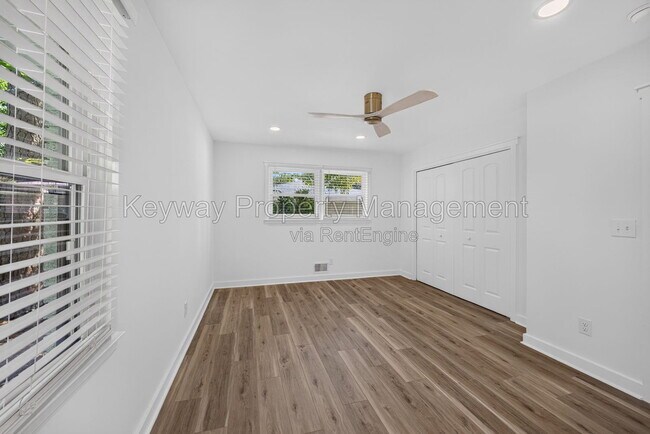 Building Photo - 3007 Stratford Dr