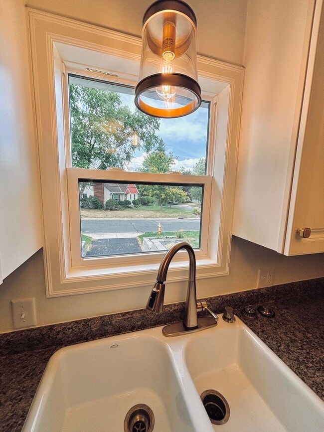 Building Photo - Stunning 2 Bedroom Home in The Heart of Go...