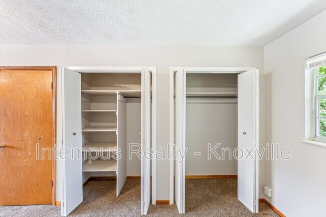 Building Photo - 8738 Gleason Dr