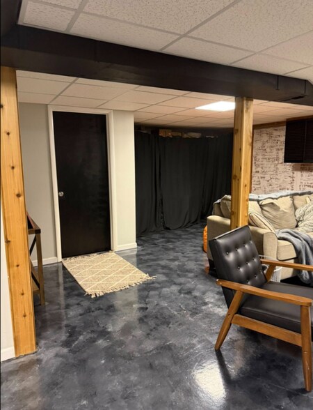 Building Photo - 128 Vineyard Dr