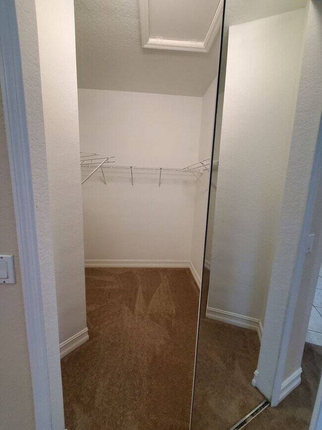 Building Photo - 1249 NW 37th Ave