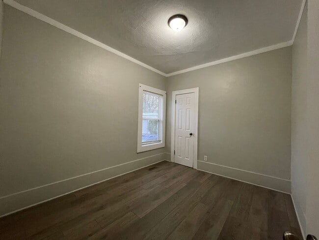 Building Photo - Cozy Three Bedroom in the Heart of Minot