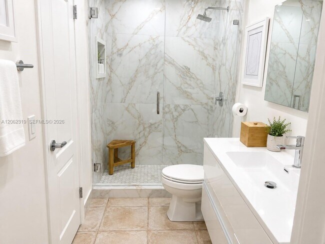 Building Photo - 4611 SW 82nd Ct