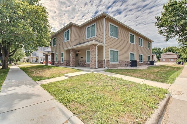 Building Photo - Fremont 4-Plex