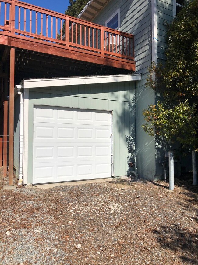 Building Photo - Charming 3 bedroom 2 bath home Sebastopol!!