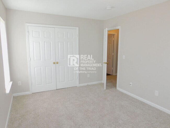 Building Photo - Beautiful 3BR/2BA Home in Southeast Greens...