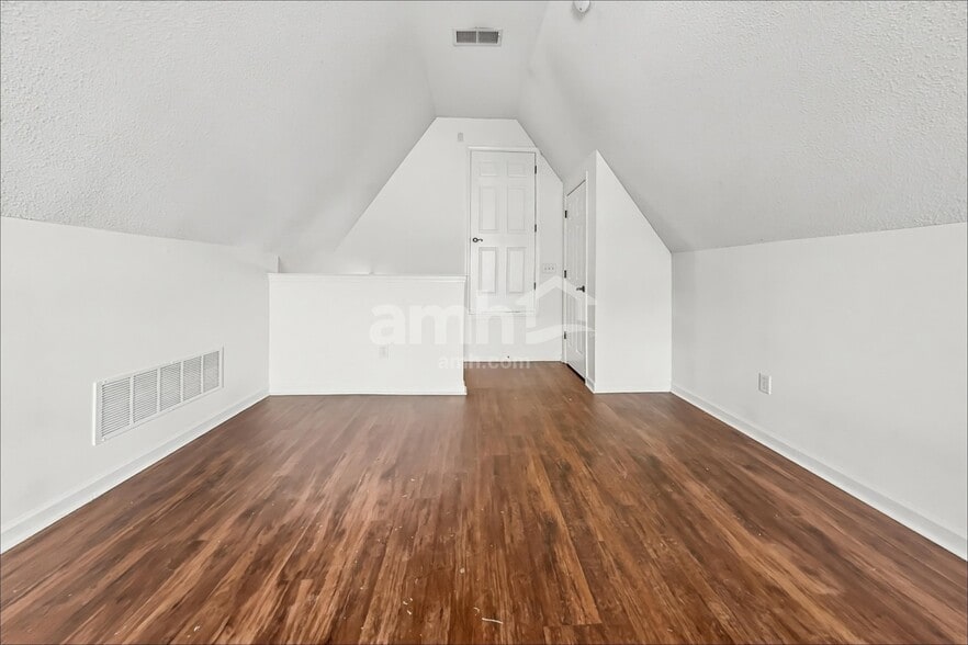 Building Photo - 1679 Farkleberry Dr