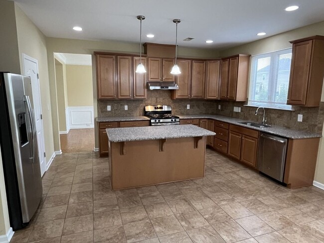 Building Photo - Spacious 4 Bed + Bonus Room Home in Concord