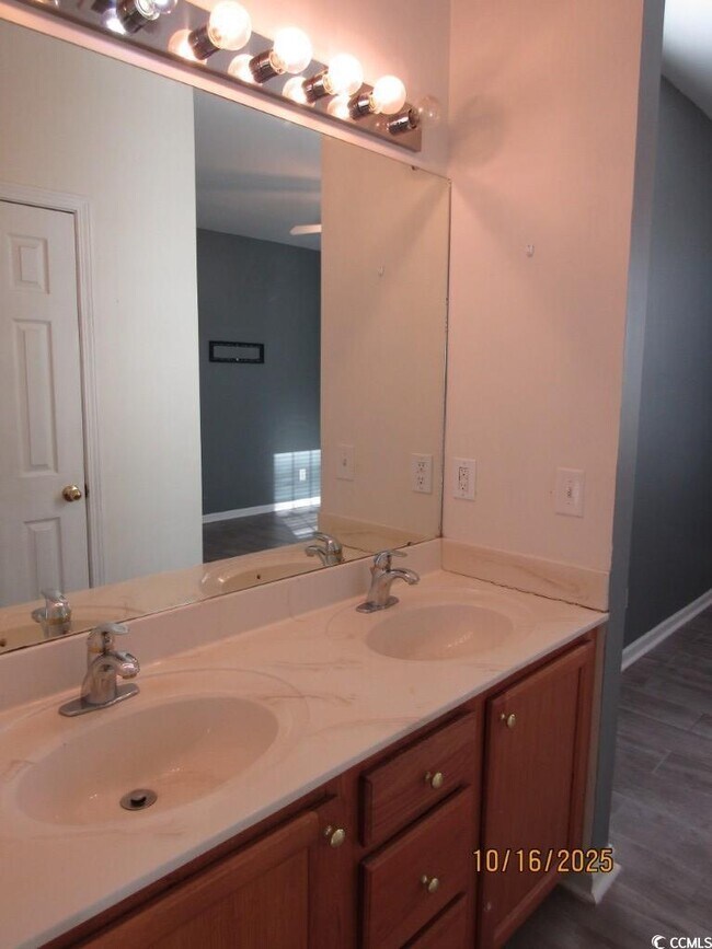 Building Photo - 1103 Checkerberry St